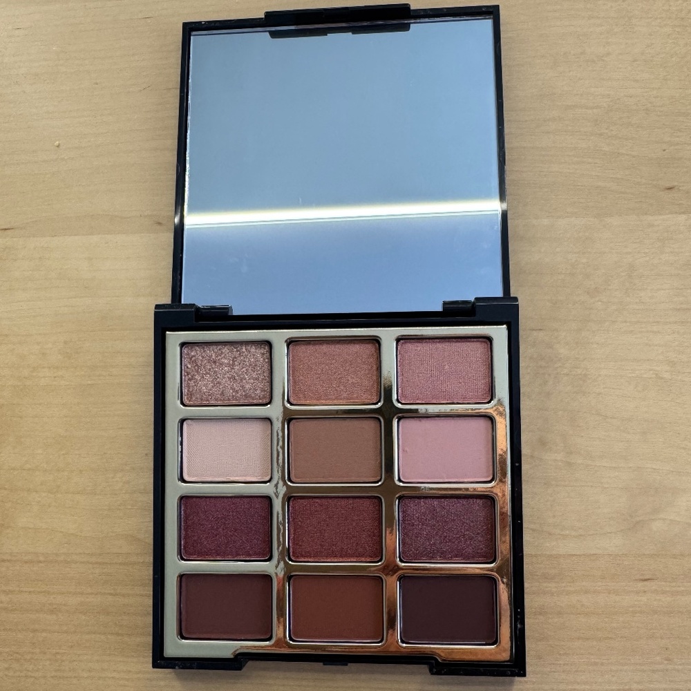MILANI - Pure Passion Eyeshadow Palette